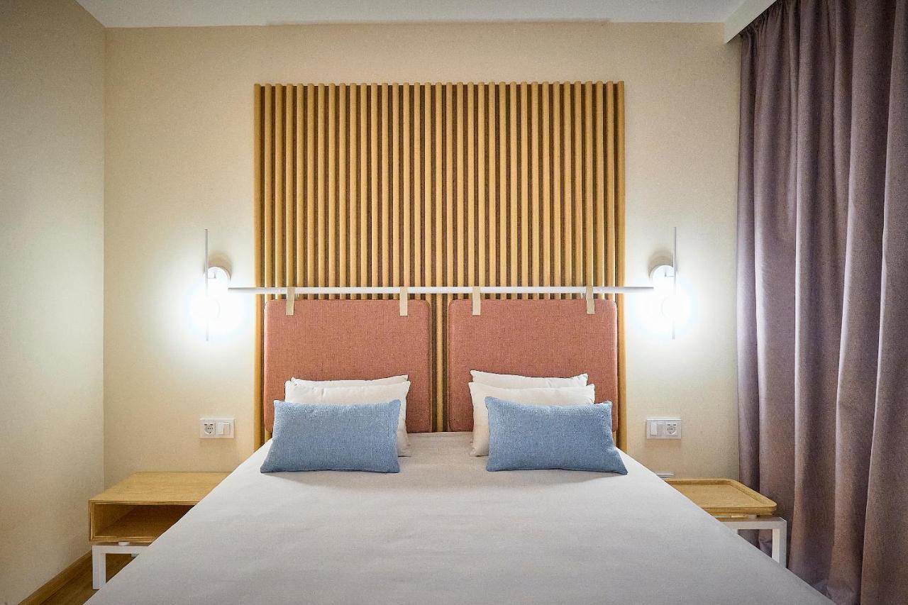 Hotel Leonor Conil コニル・デ・ラ・フロンテラ エクステリア 写真